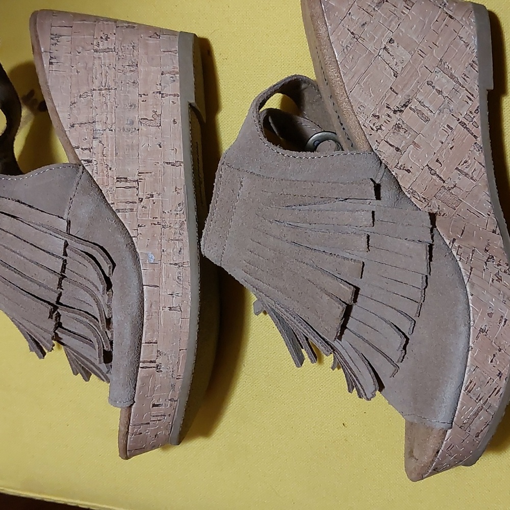 Minnetonka Size 6 Cork Wedge Fringe - image 5